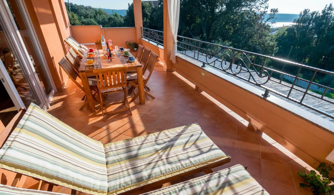 Apartments Villa Kristina Supetarska Draga Dış mekan fotoğraf