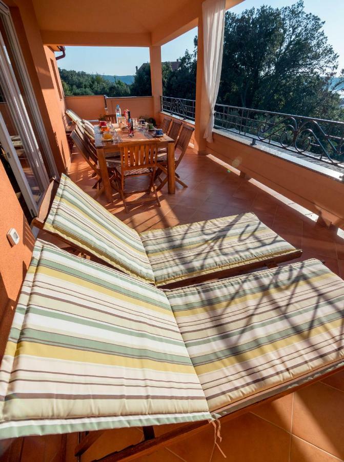 Apartments Villa Kristina Supetarska Draga Dış mekan fotoğraf