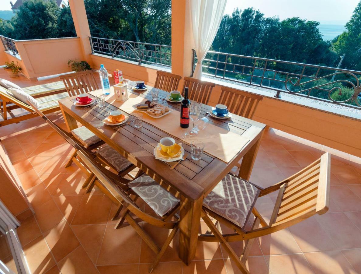 Apartments Villa Kristina Supetarska Draga Dış mekan fotoğraf